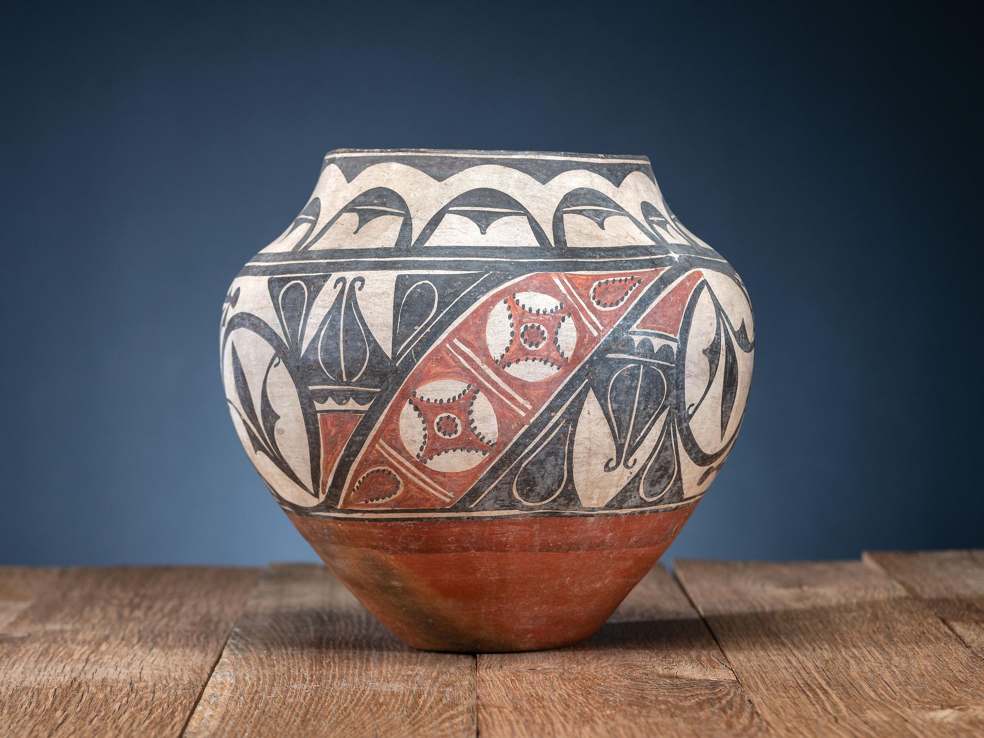Zia Polychrome Trios Pottery Jar