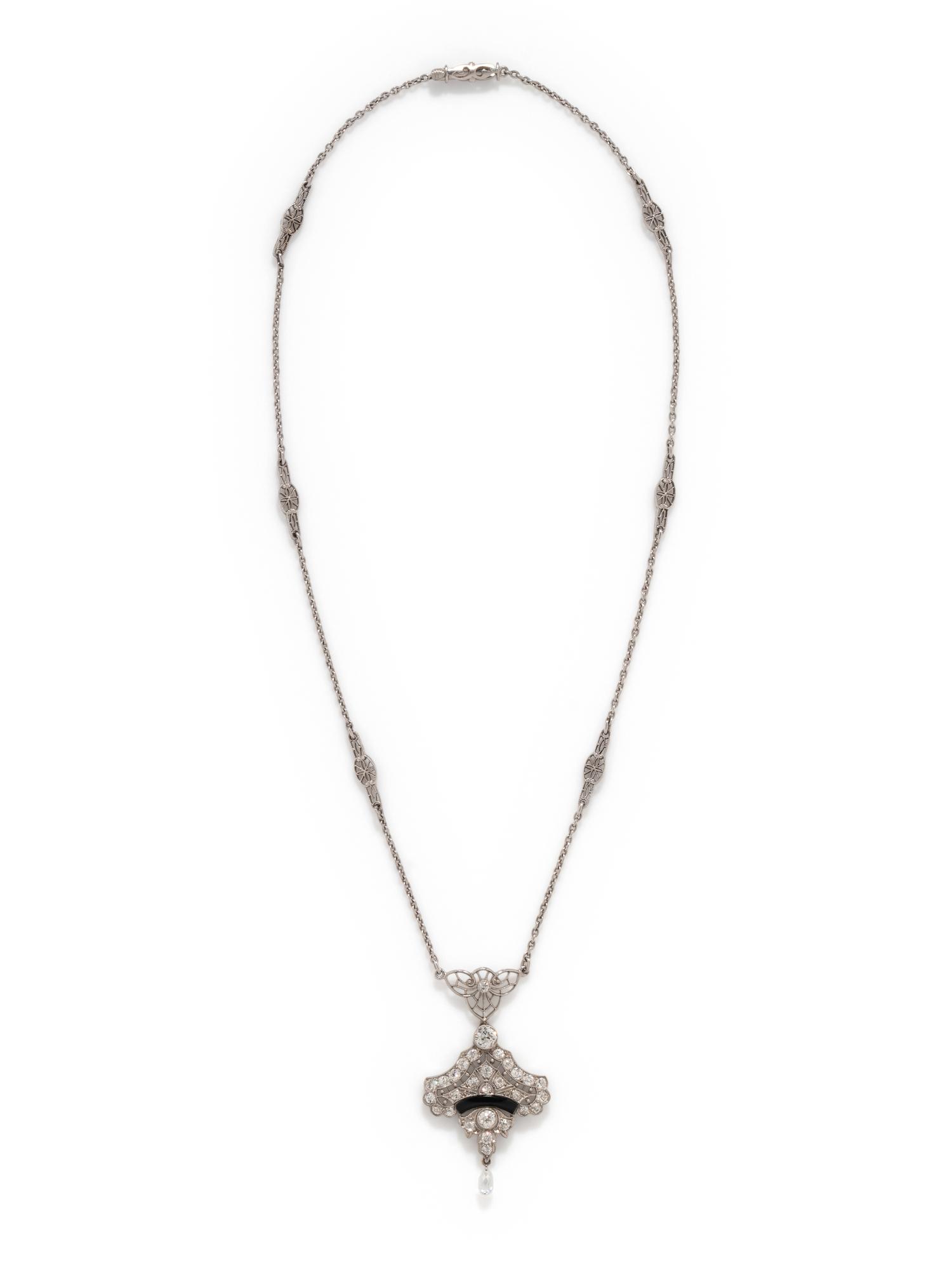 ART DECO, DIAMOND AND ONYX NECKLACE