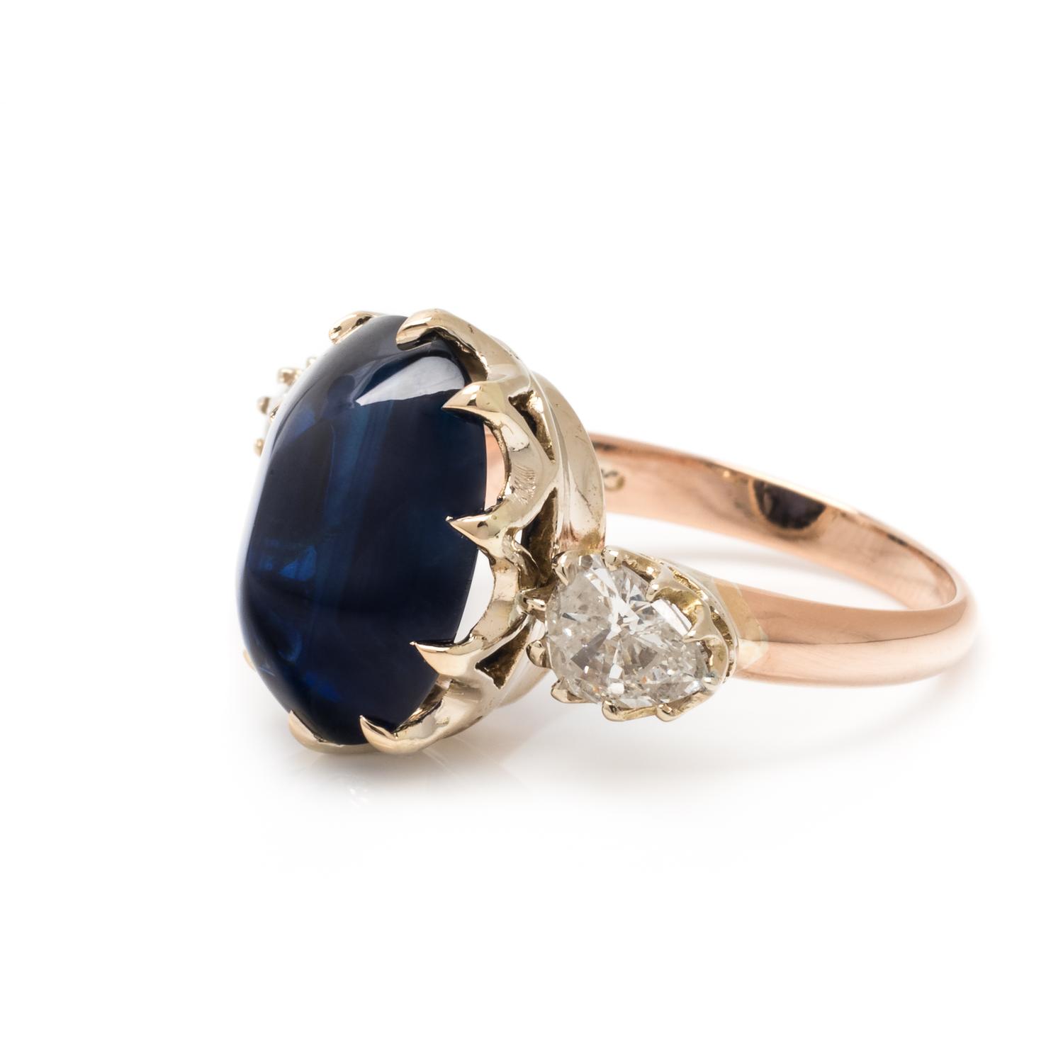SAPPHIRE AND DIAMOND RING