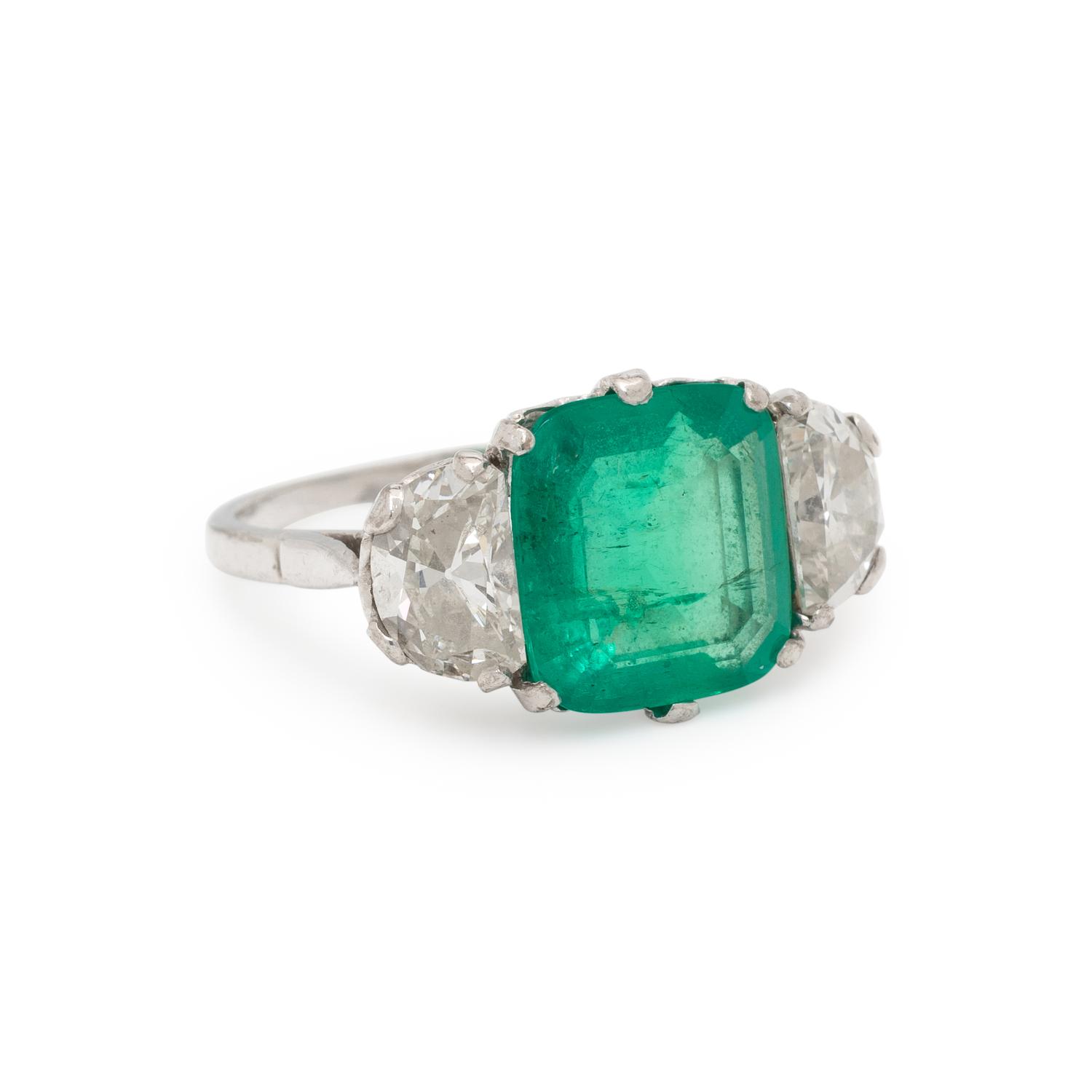 COLOMBIAN EMERALD AND DIAMOND RING
