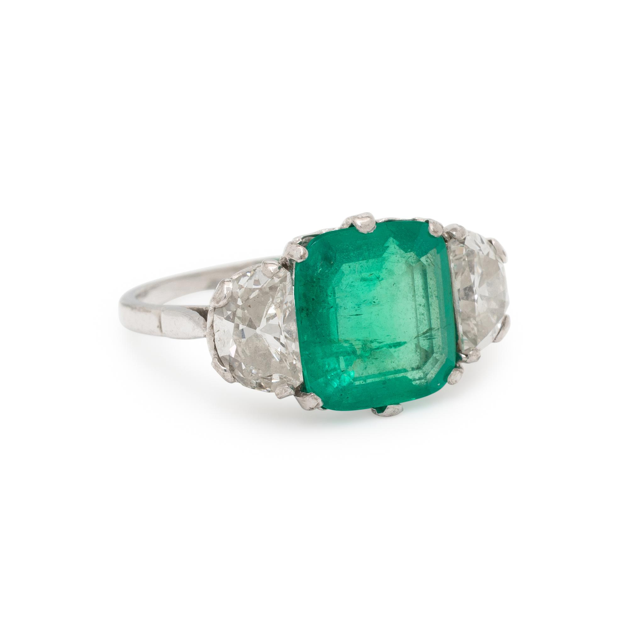 COLOMBIAN EMERALD AND DIAMOND RING