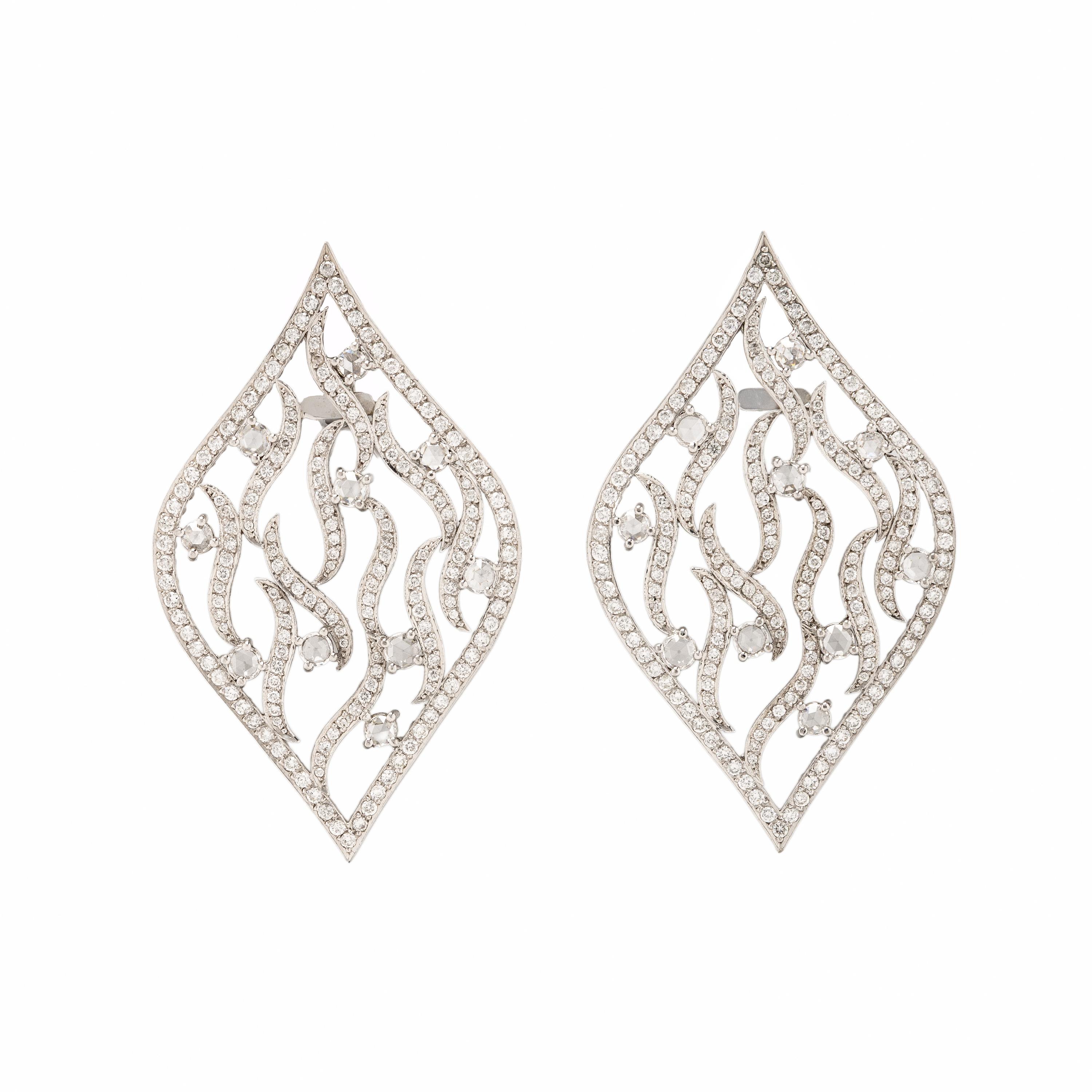 DIAMOND AND WHITE GOLD EARRINGS
