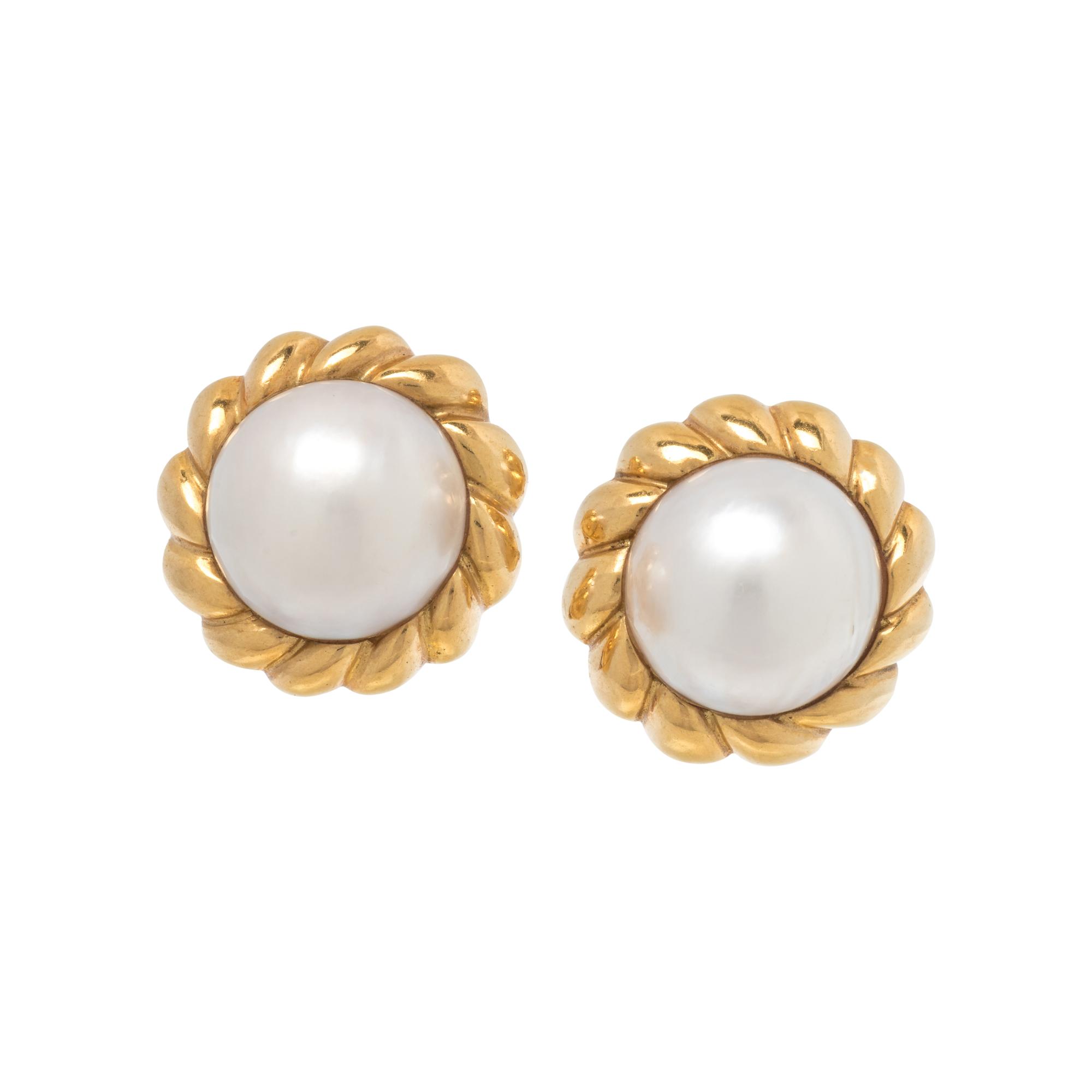 YELLOW GOLD AND CULTURED MABE PEARL EARCLIPS