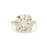 YELLOW GOLD AND DIAMOND RING