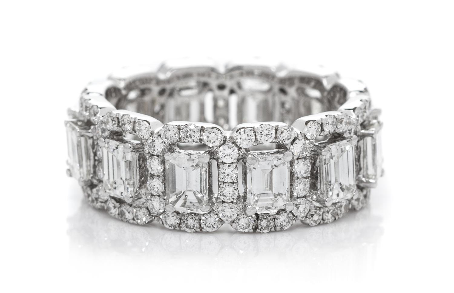 An 18 Karat White Gold and Diamond Eternity Band, 4.00 dwts.