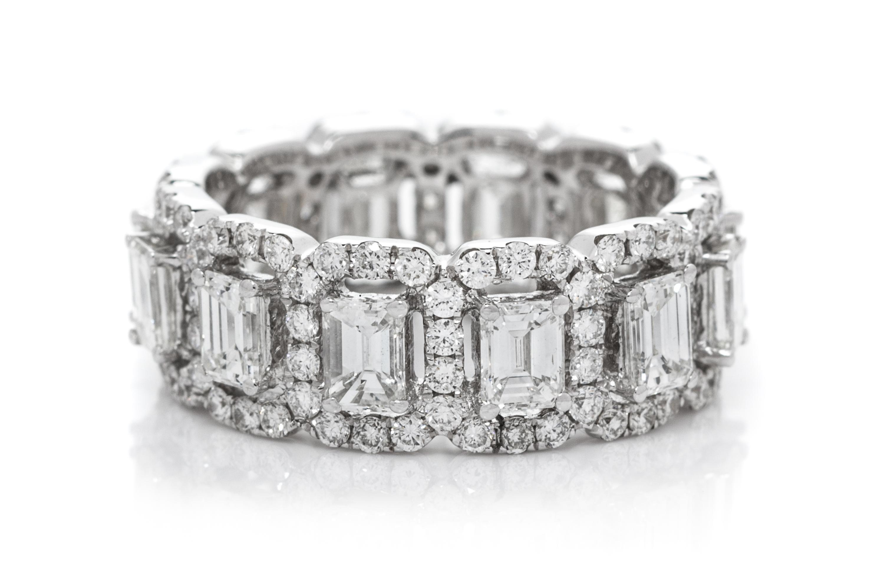 An 18 Karat White Gold and Diamond Eternity Band, 4.00 dwts.