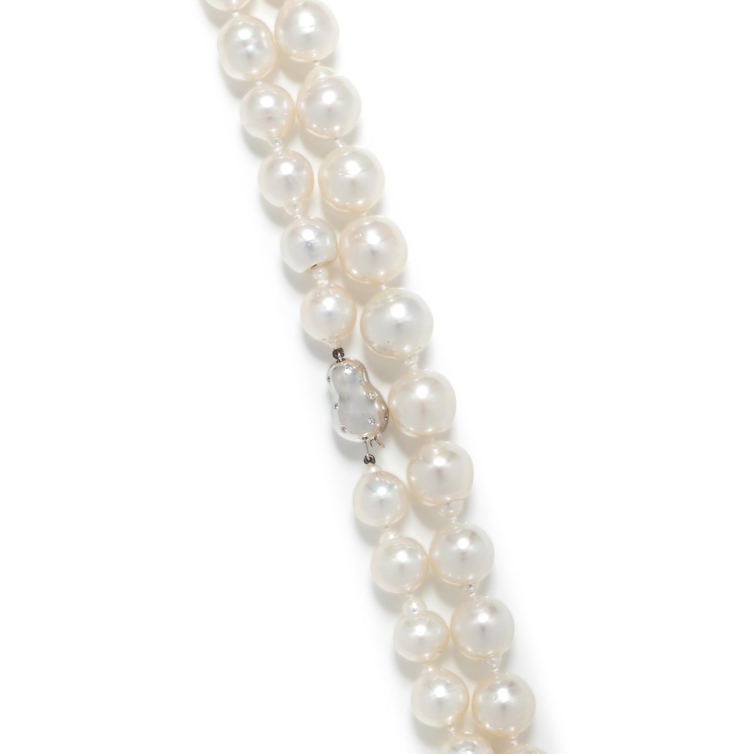 CULTURED SOUTH SEA BAROQUE PEARL NECKLACE
