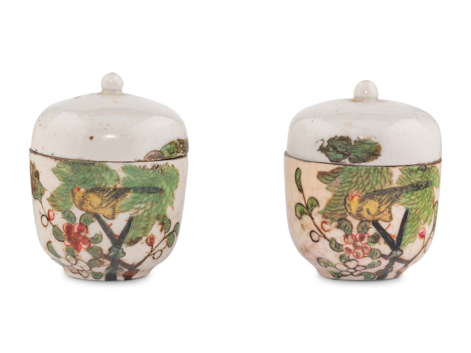 A Group of Four Chinese Export Porcelain Articles