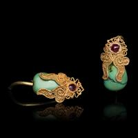 A Pair of Chinese Turquoise and Gold Filigree 'Eggplant' Earrings, Erhuan, Yuan Dynasty 元 金累絲鑲綠松石天茄式耳環一對
