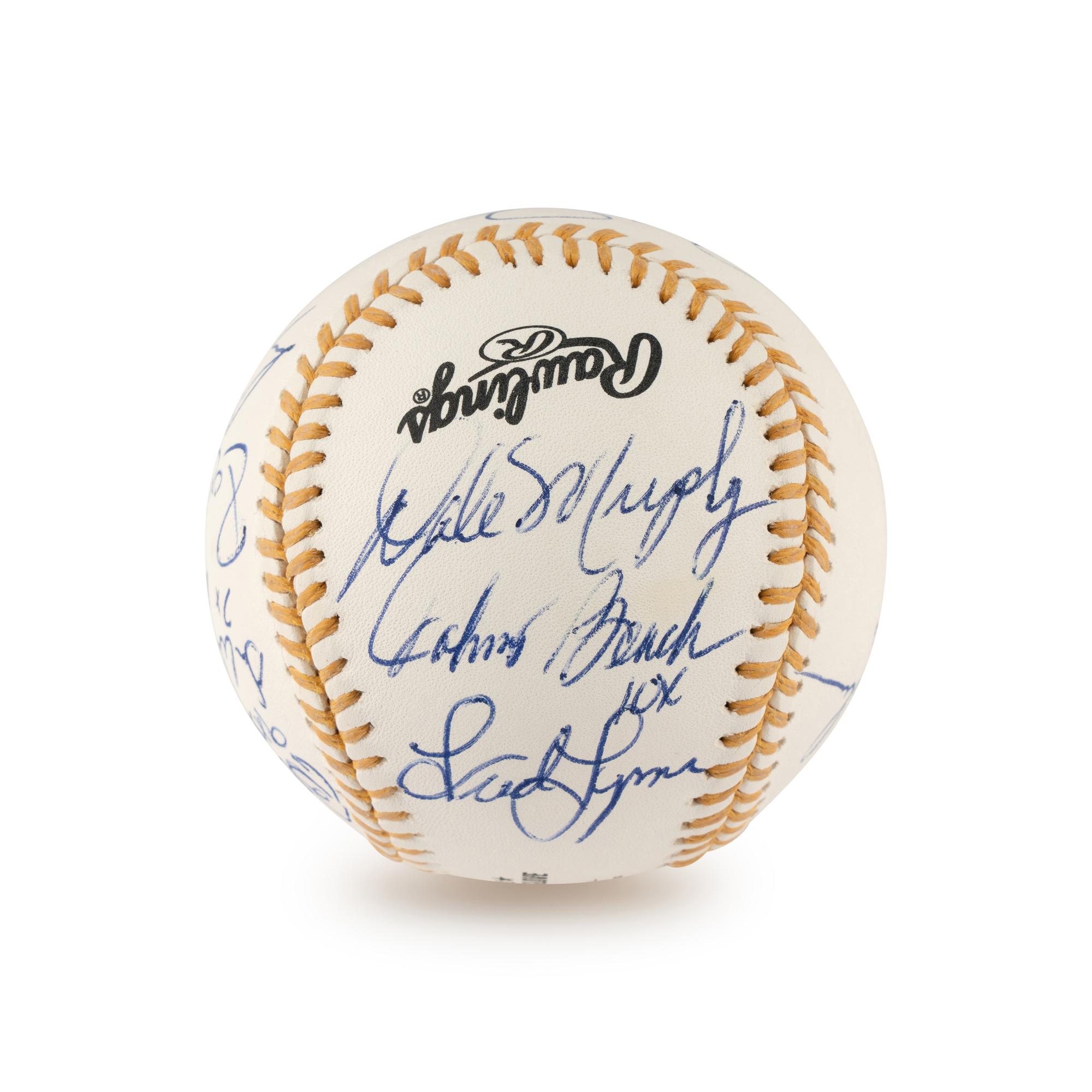 A Gold Glove Winners Multi Signed Autograph Baseball (Beckett Authentication Services)