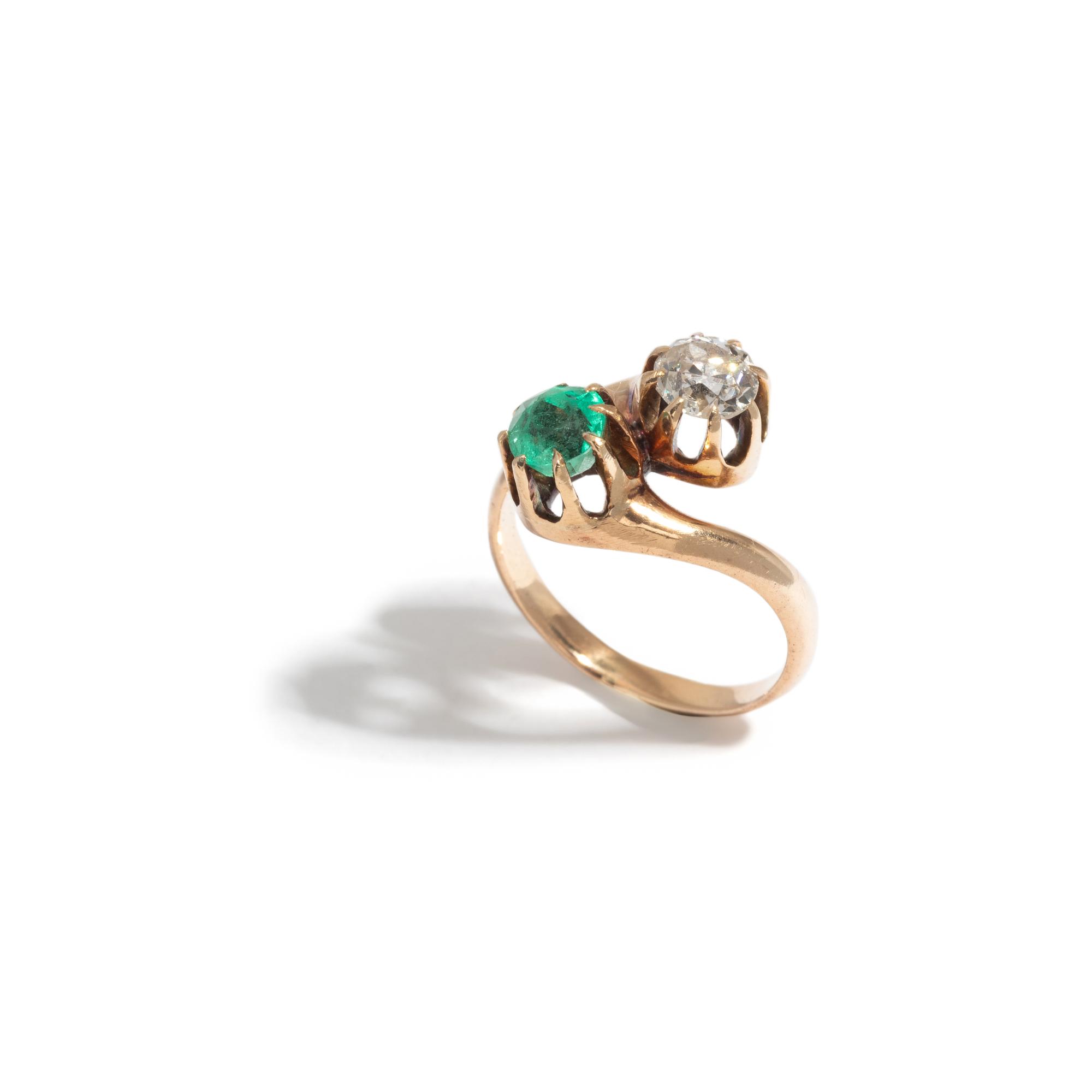 ANTIQUE, EMERALD AND DIAMOND TOI-ET-MOI RING