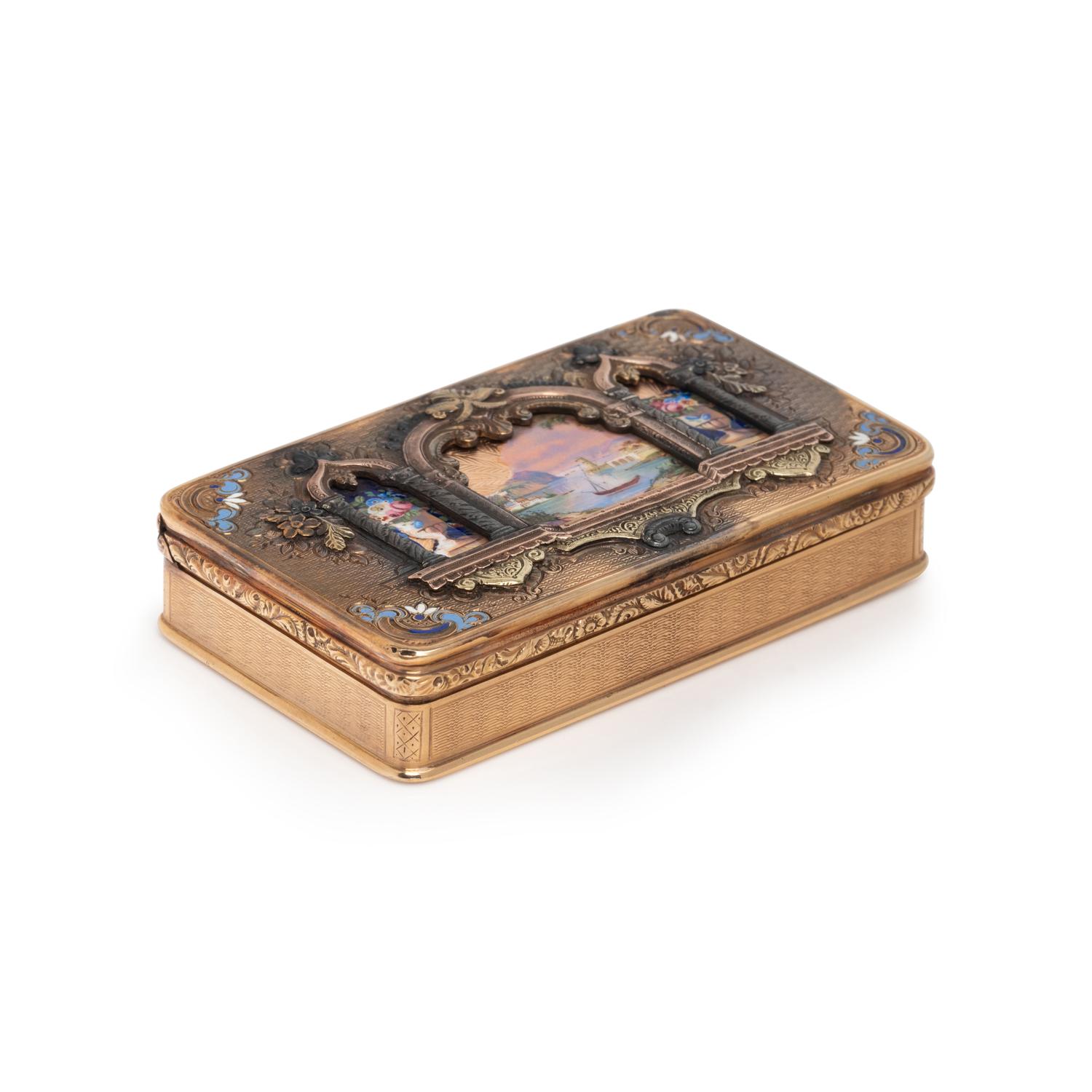 BICOLOR GOLD, SILVER, AND ENAMEL SNUFFBOX