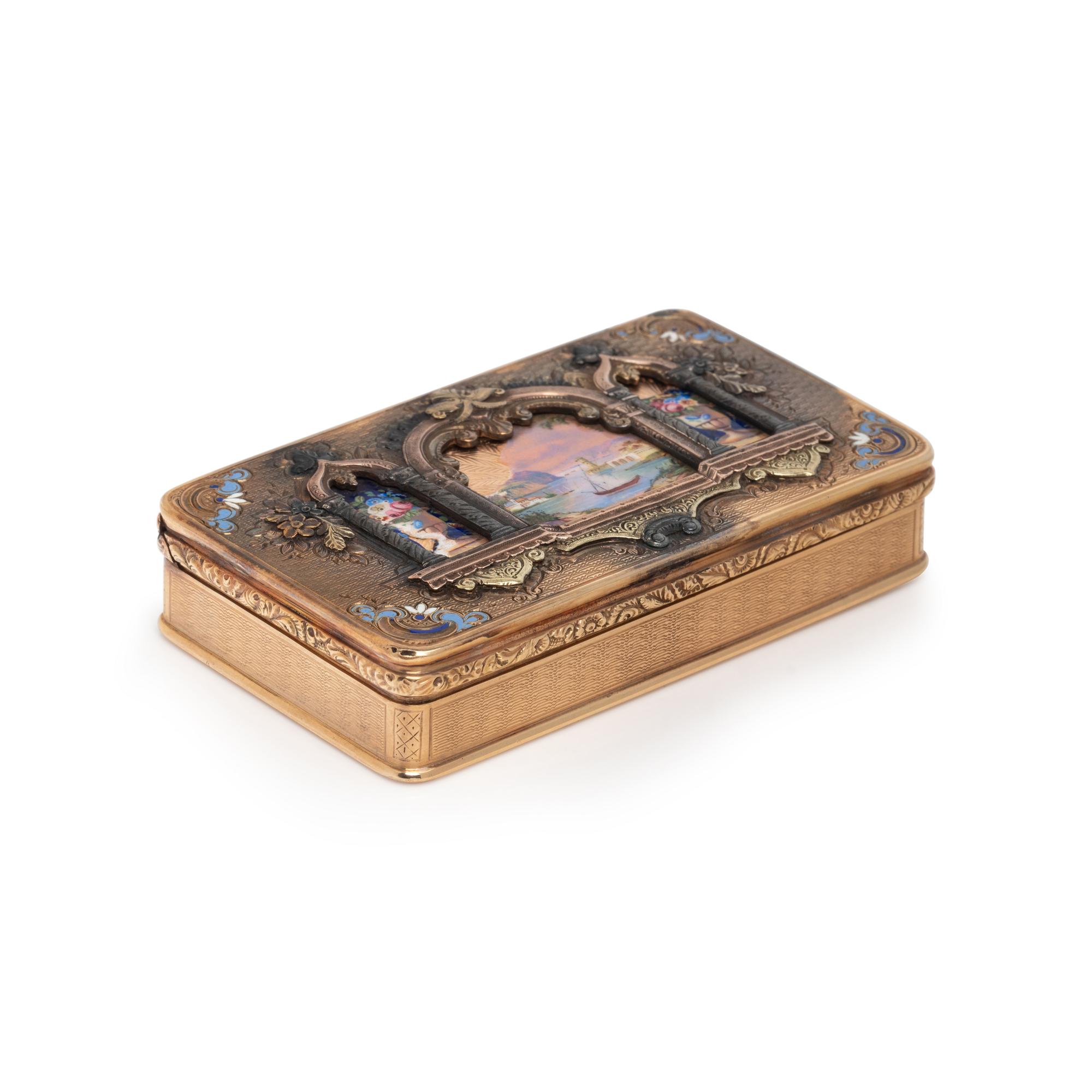 BICOLOR GOLD, SILVER, AND ENAMEL SNUFFBOX