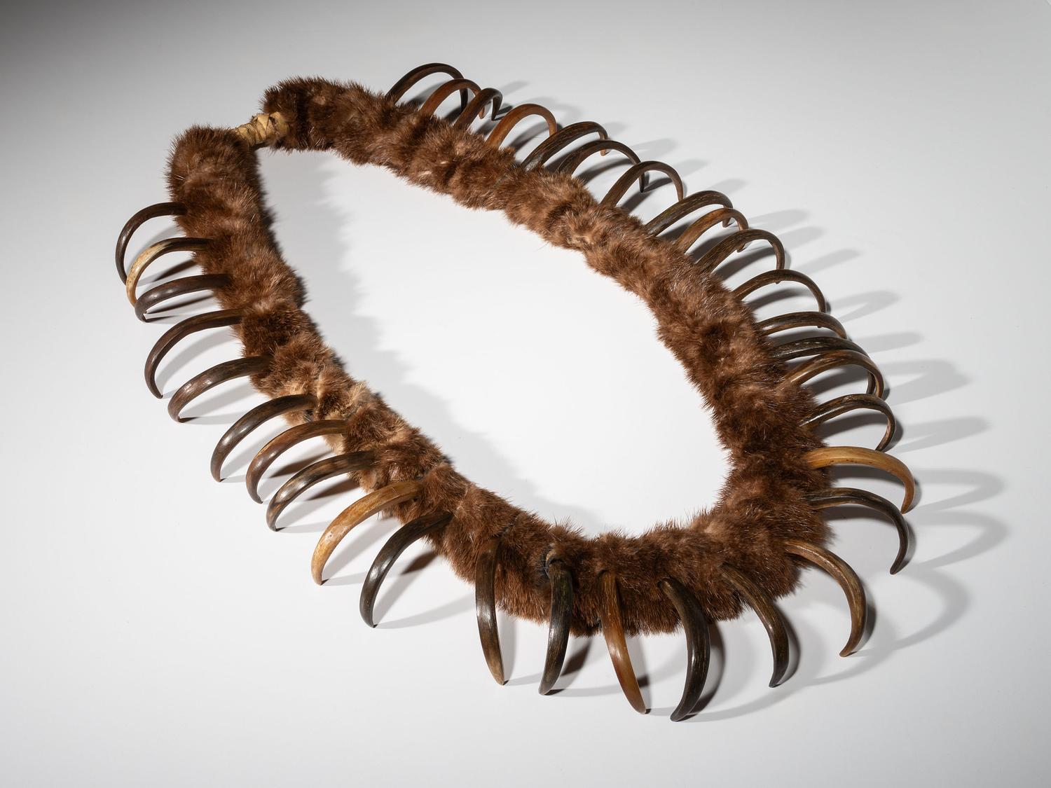 Plains Imitation Bear Claw Necklace