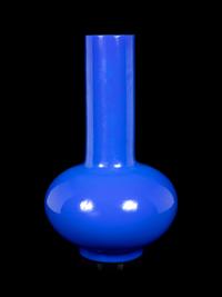 A Chinese Opaque Blue Glass Bottle Vase