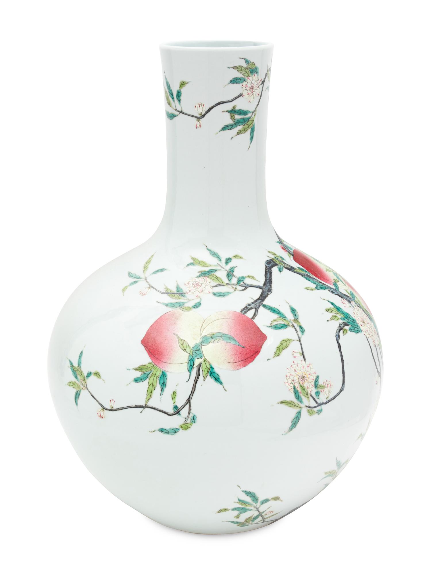 A Large Famille Rose Porcelain 'Peach' Vase, Tianqiuping