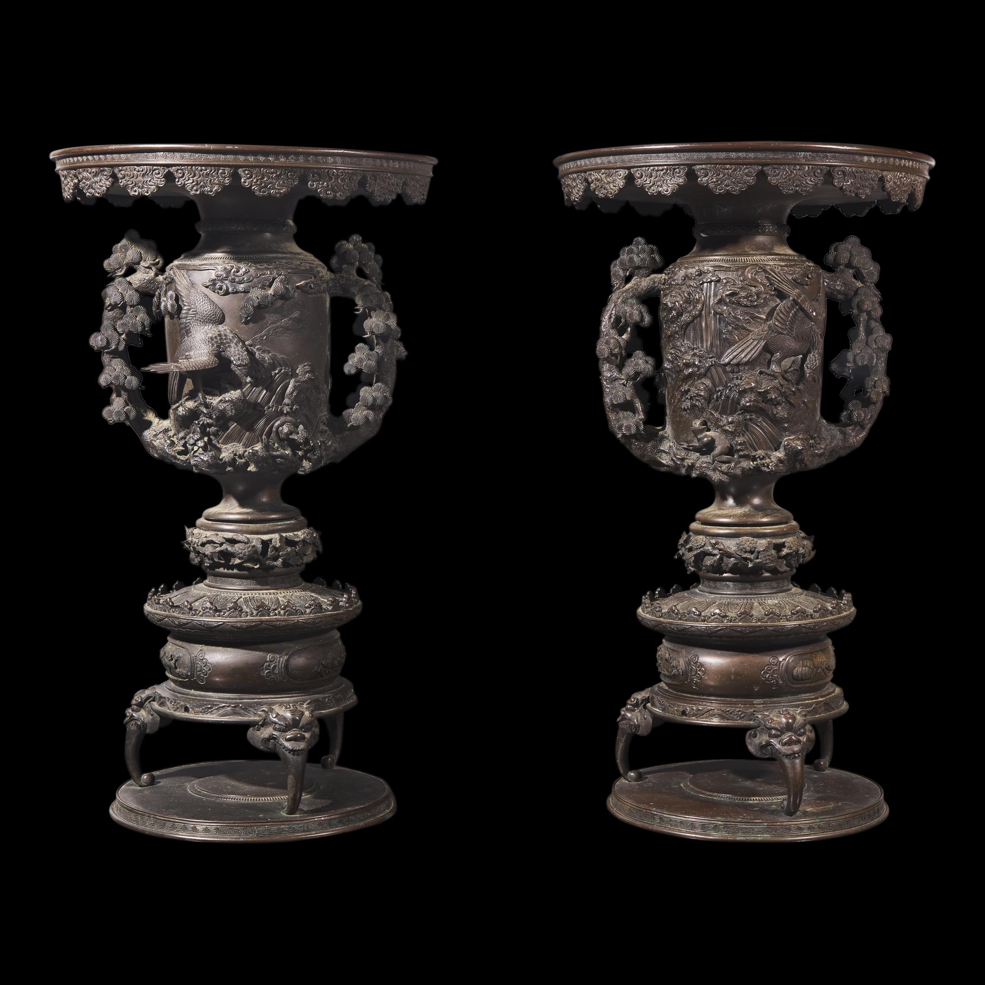 A Pair of Japanese Bronze Flower Vases, Meiji Period 日本明治時代 銅花樽一對