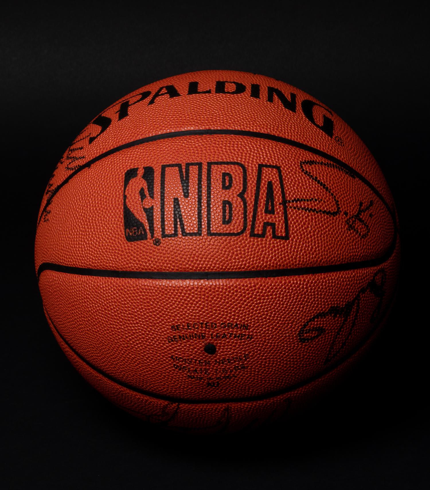 A 1990-91 Michael Jordan and Chicago Bulls Team Signed Basketball (11 Signatures, Beckett LOA),