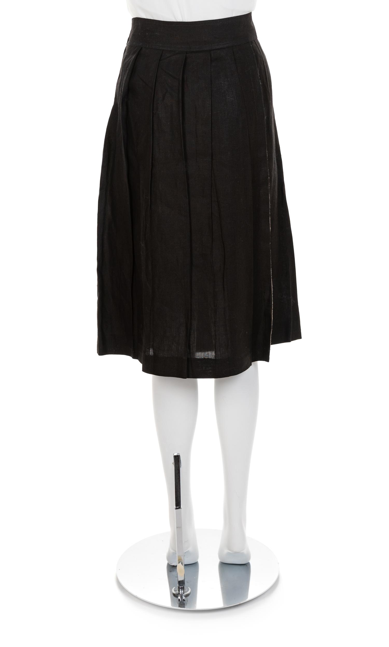 Gucci Black Pleated Linen Skirt, 1980-90s Size label: 44