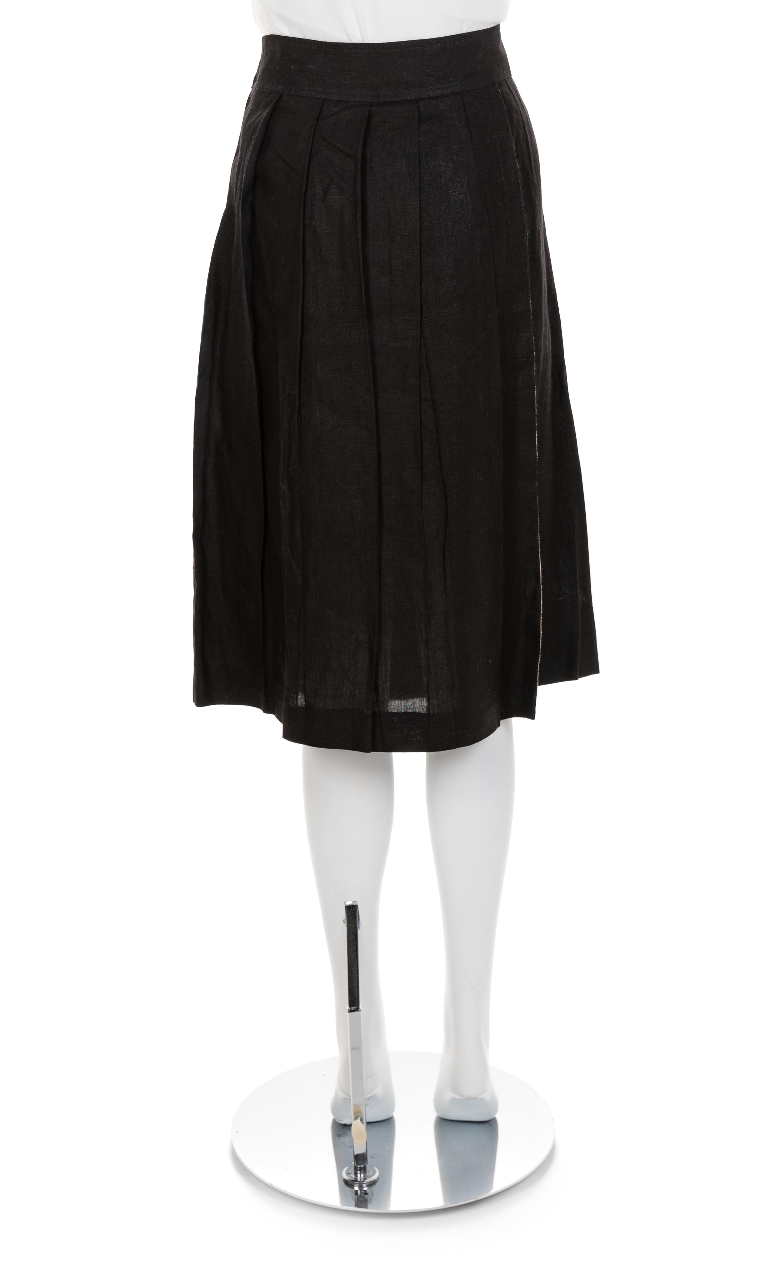 Gucci Black Pleated Linen Skirt, 1980-90s Size label: 44