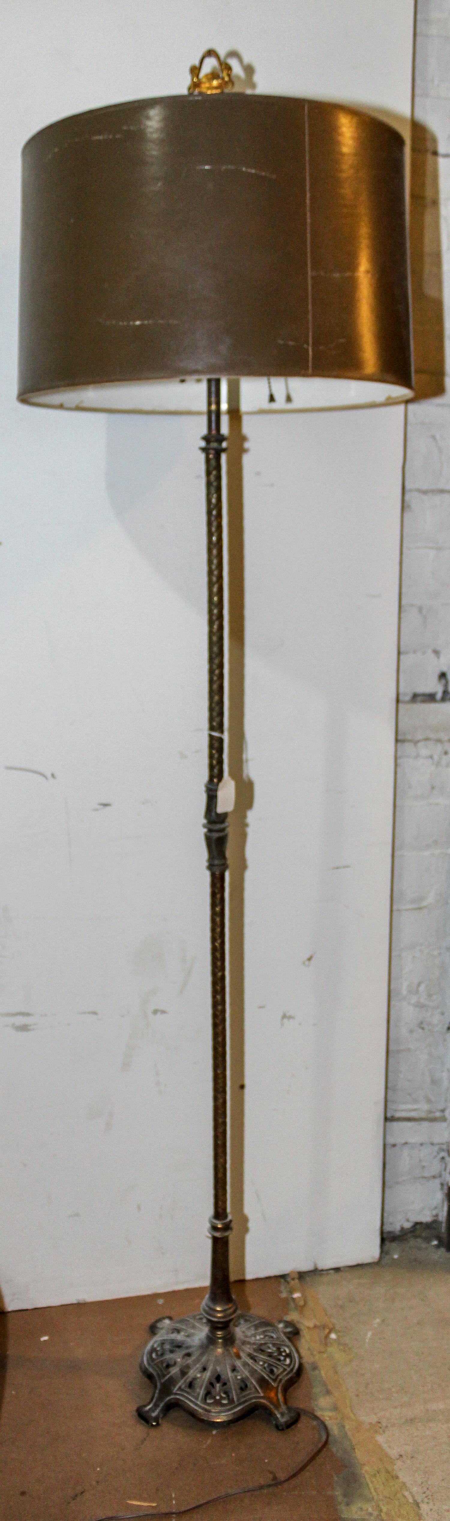 An American Art Deco Style Floor Lamp Height 55 inches. — 20TH CENTURY
