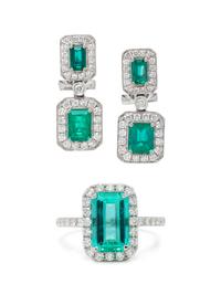EMERALD AND DIAMOND RING AND CLIP EARRINGS