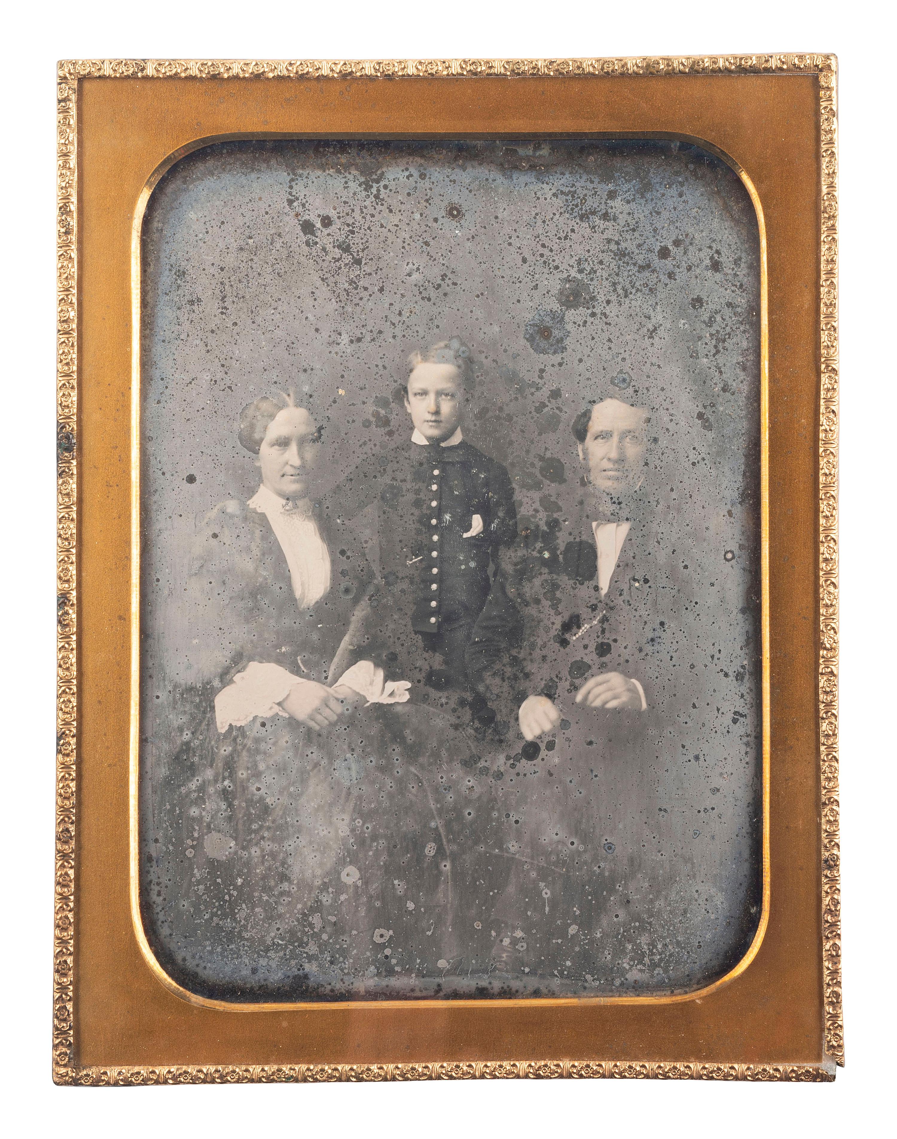 [EARLY PHOTOGRAPHY]. 2 Full plate daguerreotypes and 2 half plate daguerreotypes in same case