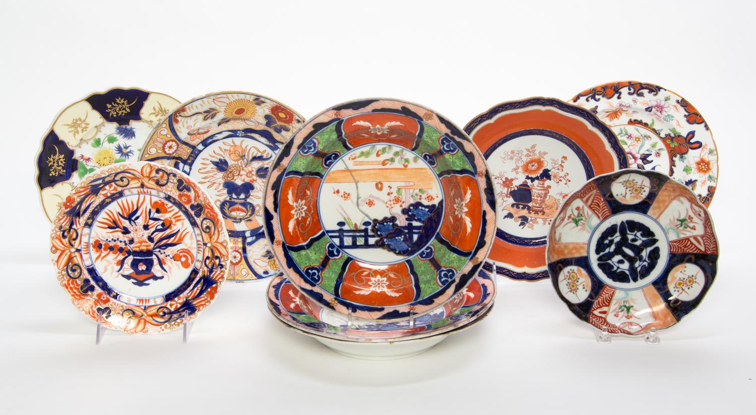 A Collection of Porcelain Table Articles Height of tallest 6 1/2 inches. — 19TH/20TH CENTURY