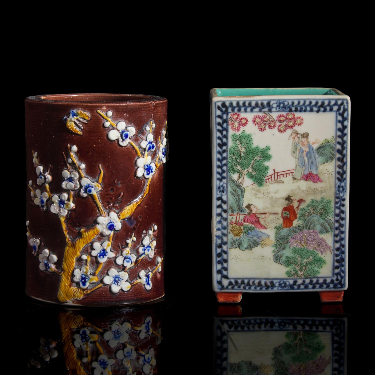 Two Chinese Porcelain Brushpots, Bitong, 19th/20th Century 晚清民國 瓷筆筒兩件