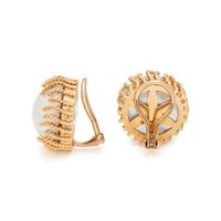 YELLOW GOLD AND CULTURED MABE PEARL EARCLIPS