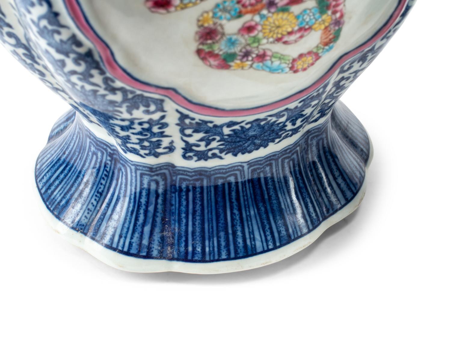 A Pair of Chinese Export Porcelain Vases