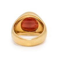 YELLOW GOLD AND GARNET RING