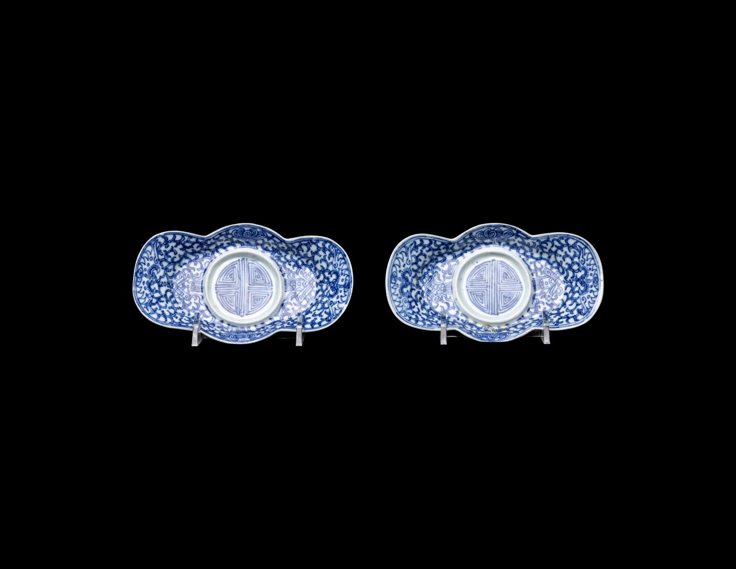 Two Pairs of Chinese Blue and White Porcelain Wares