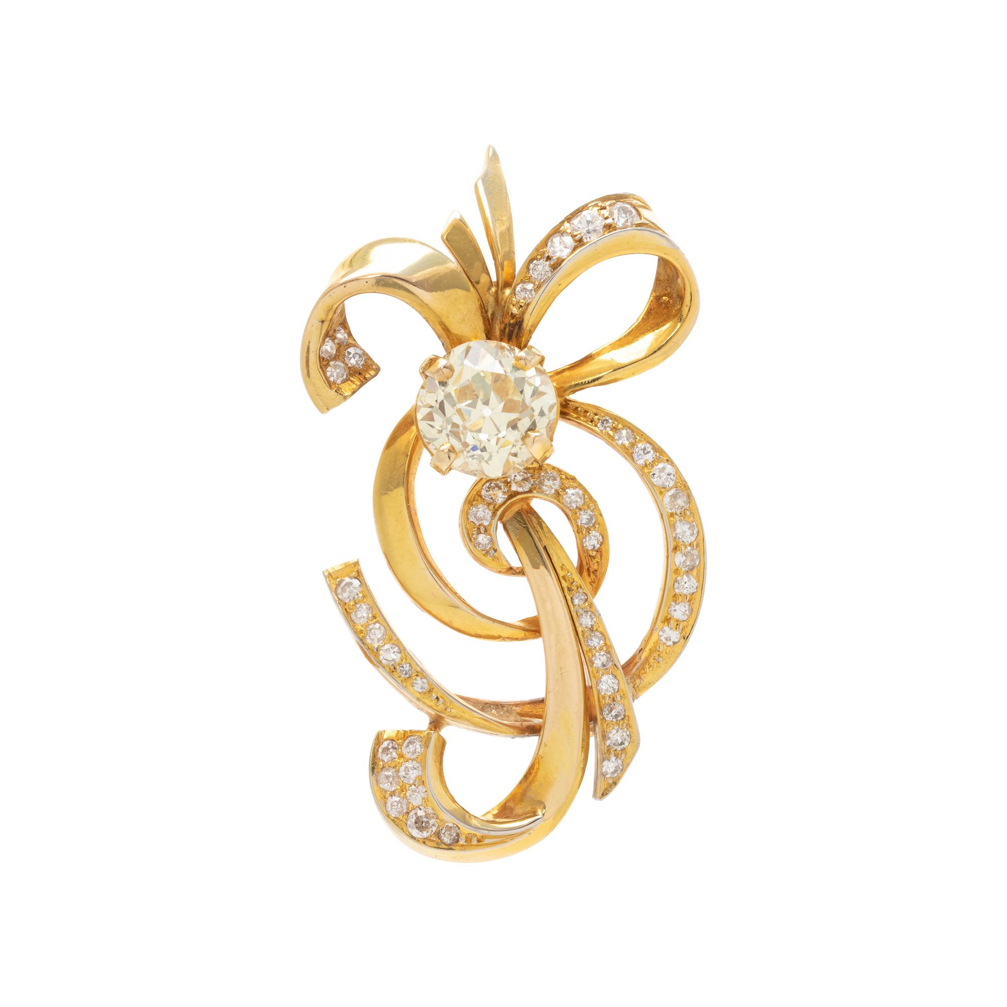 YELLOW GOLD AND DIAMOND BROOCH