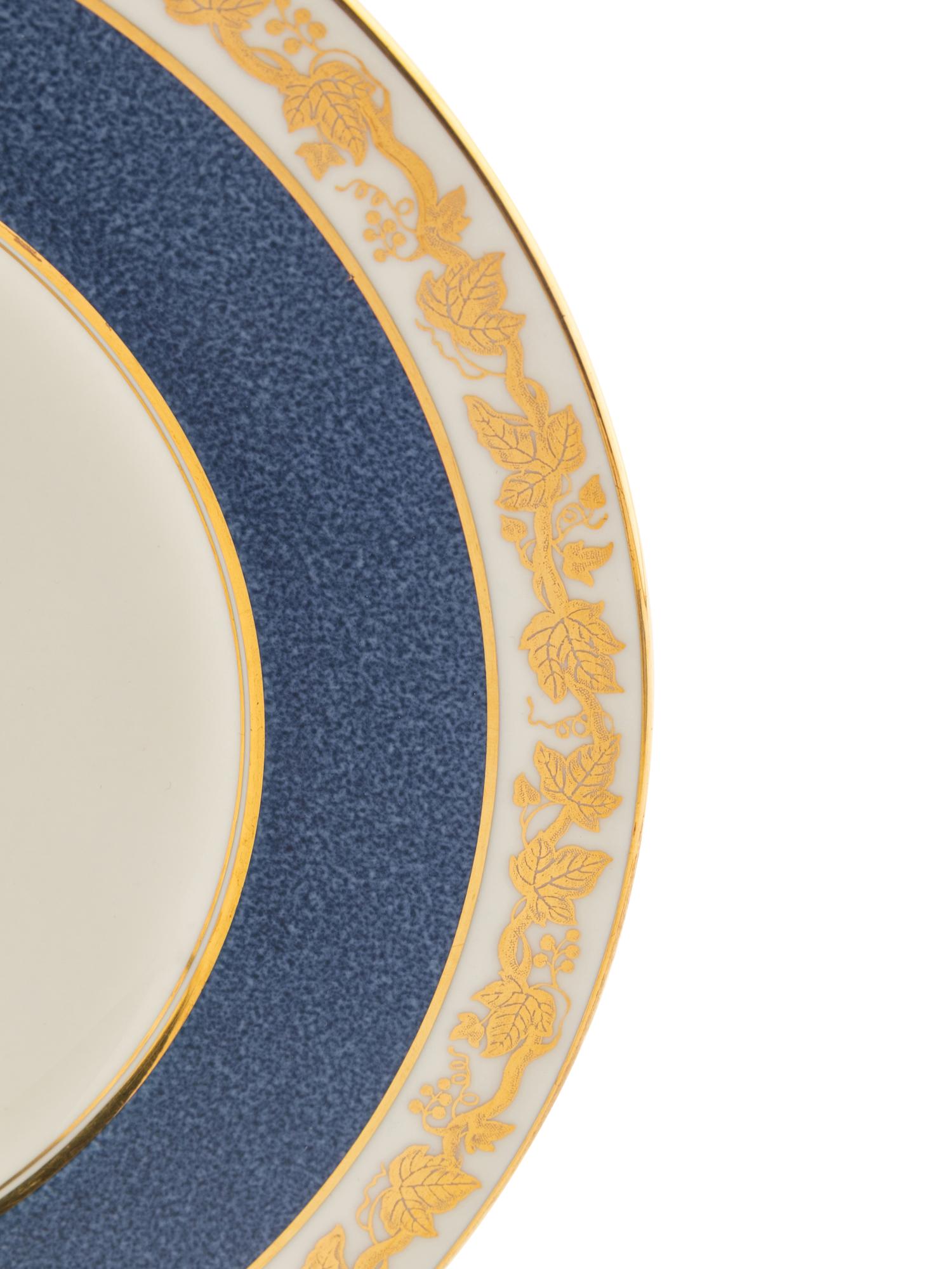 A Wedgwood Porcelain Dinner Service
