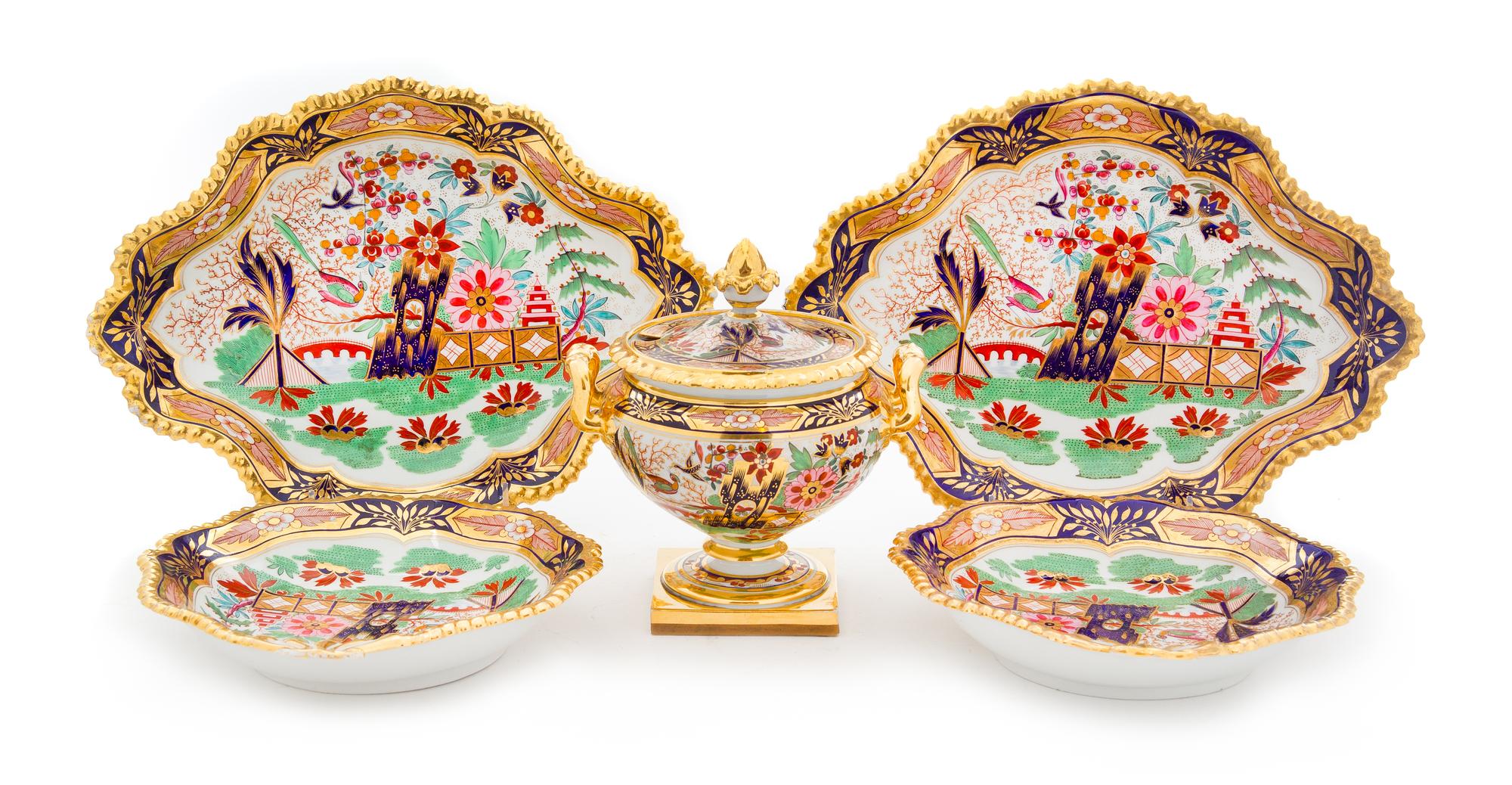 A Set of Five Worcester Porcelain Dessert Service Articles Width of widest 12 inches. — FLIGHT, BARR & BARR PERIOD, CIRCA 1825