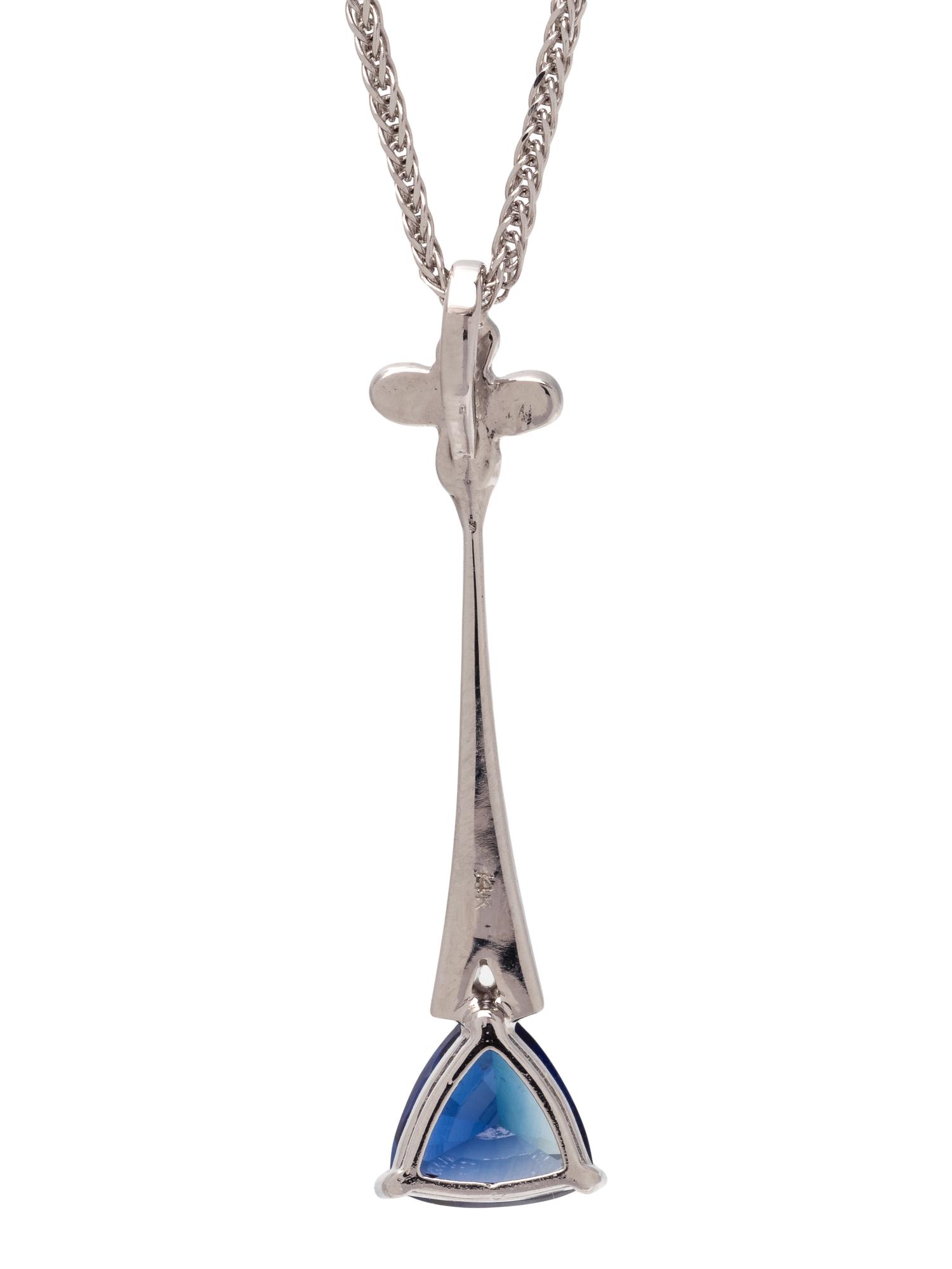 SAPPHIRE AND DIAMOND PENDANT/NECKLACE