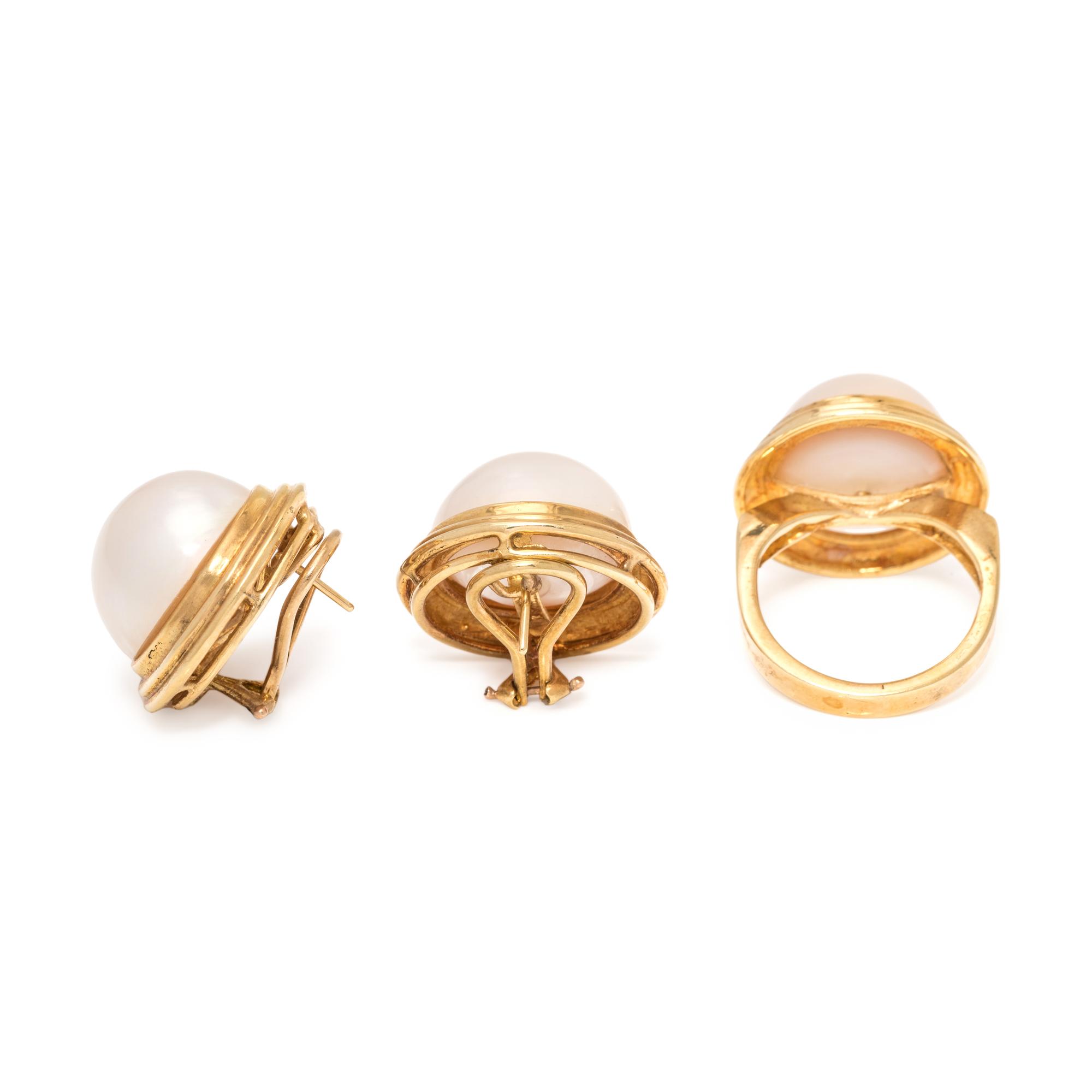 YELLOW GOLD AND MABE PEARL SET