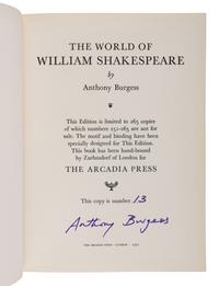 [BINDINGS]. BURGESS, Anthony (1917-1993). The World of William Shakespeare. London: The Arcadia Press, 1971.
