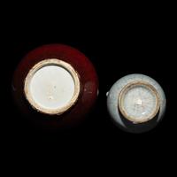 Two Chinese Monochrome Glazed Porcelain Vases, 19th/20th Century — 晚清/民國 銅紅釉賞瓶及仿官窯雙耳壺