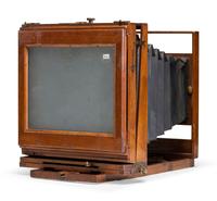 [EARLY PHOTOGRAPHY]. Field view camera, Nancy Hanks model. G. Gennert, New York, ca 1896-1903.