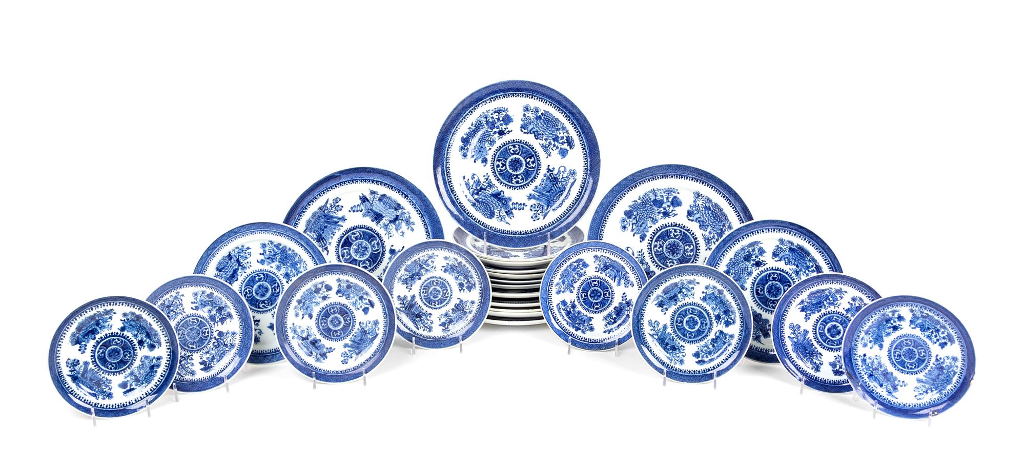 A Set of Twenty-Four Chinese Export Blue and White 'Fitzhugh' Porcelain Plates Diameter of largest 10 inches. — 19TH CENTURY
