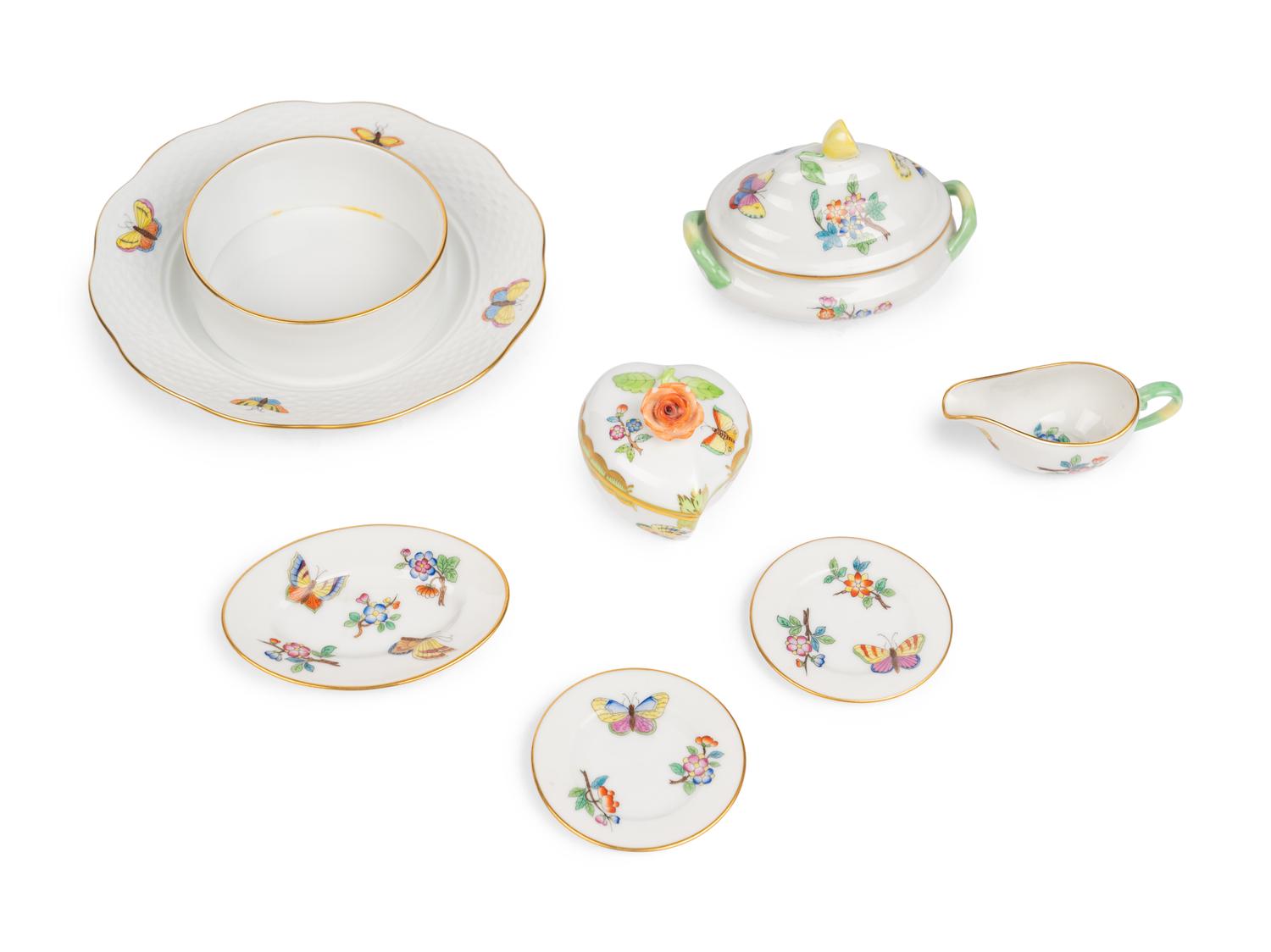 A Collection of Herend Queen Victoria Porcelain Table Articles
