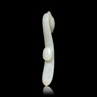 Two Chinese Jade Belt Hooks, Qing Dynasty 清 玉帶鉤兩件
