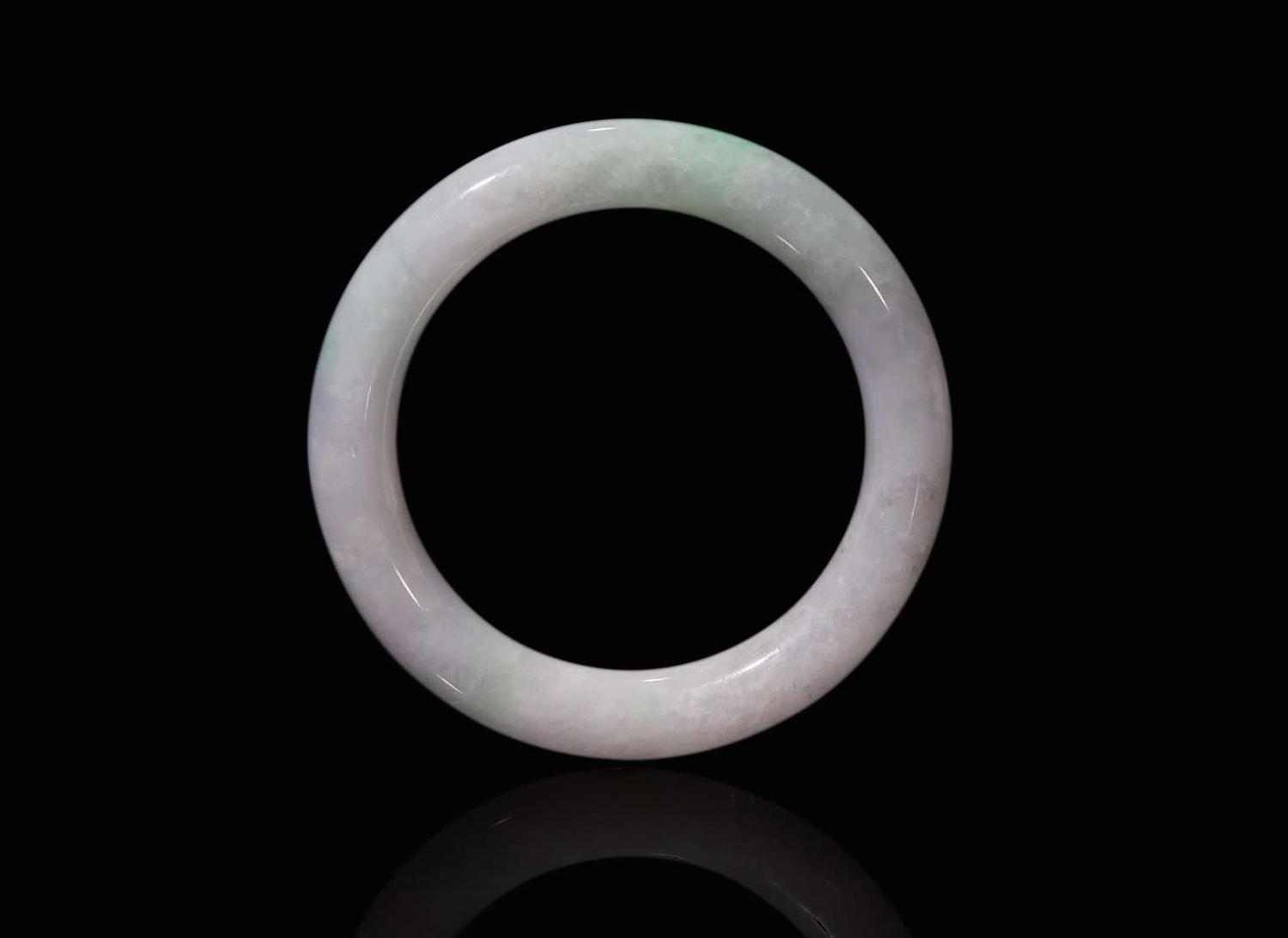RTO A jadeite circular bangle 翡翠手鐲一件