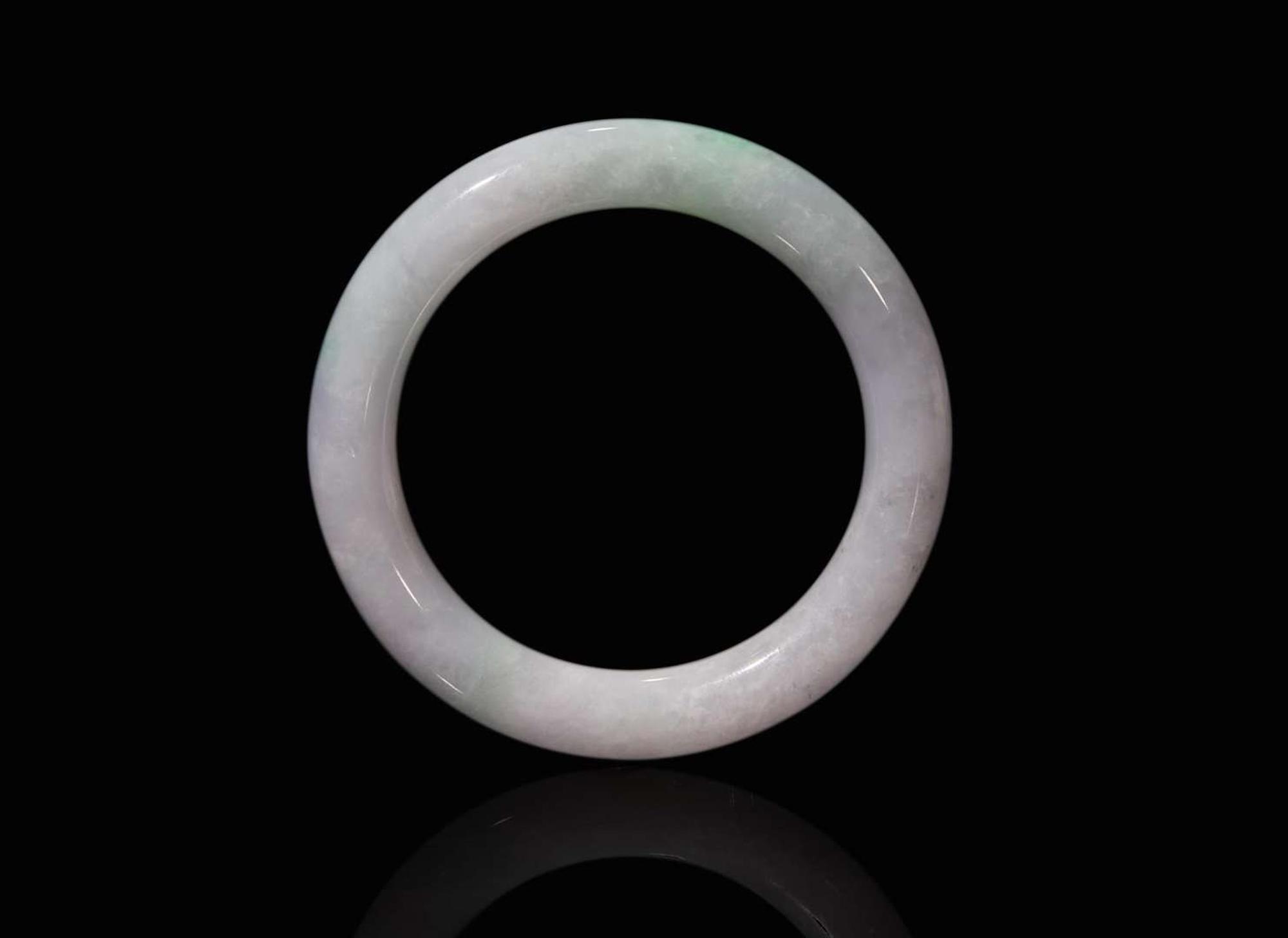 RTO A jadeite circular bangle 翡翠手鐲一件