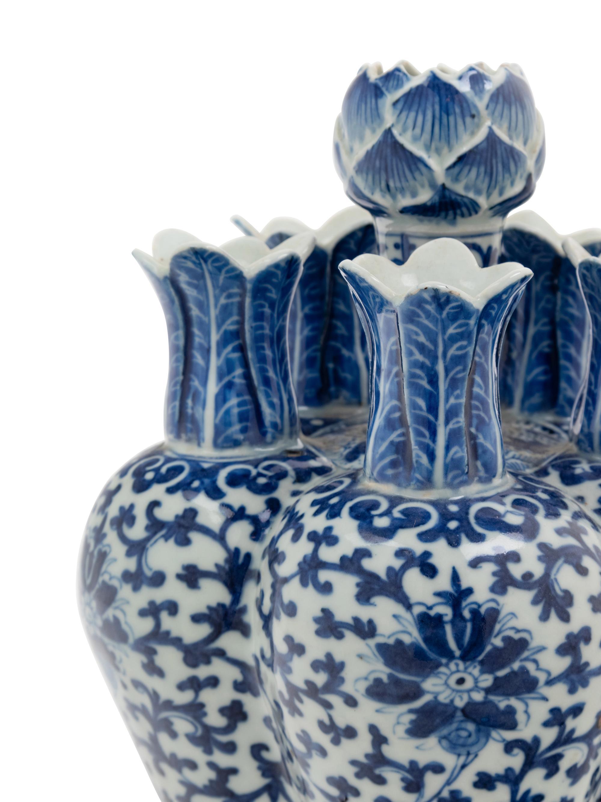 A Export Blue and White Porcelain Tulip Vase