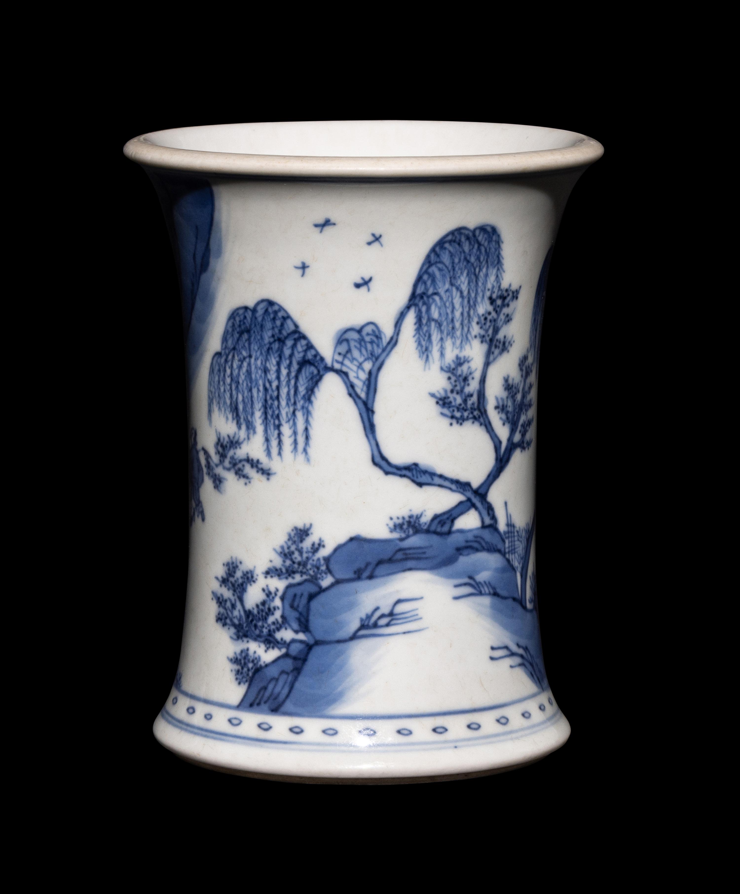 A Chinese Blue and White Porcelain Brushpot, Bitong
