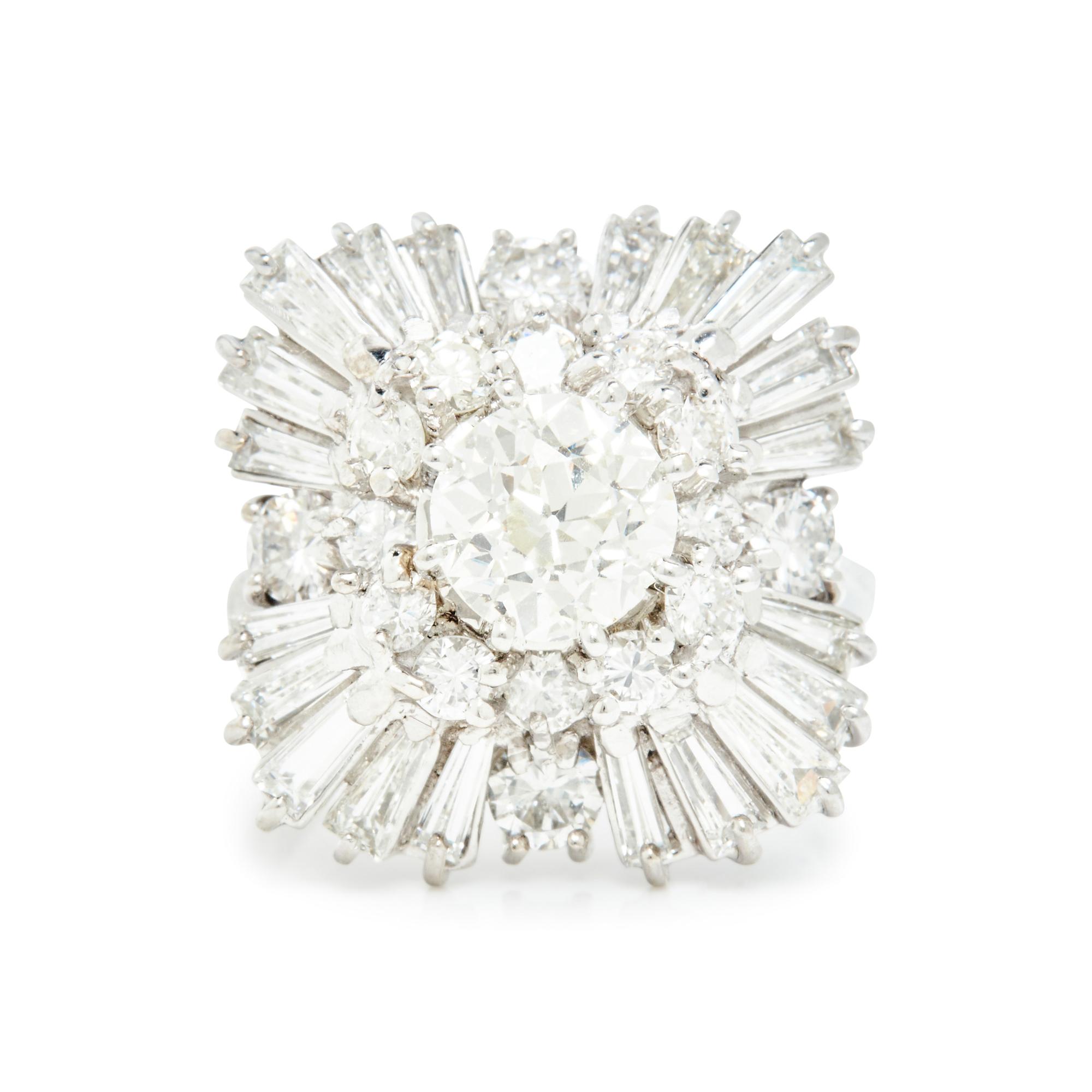 WHITE GOLD AND DIAMOND RING
