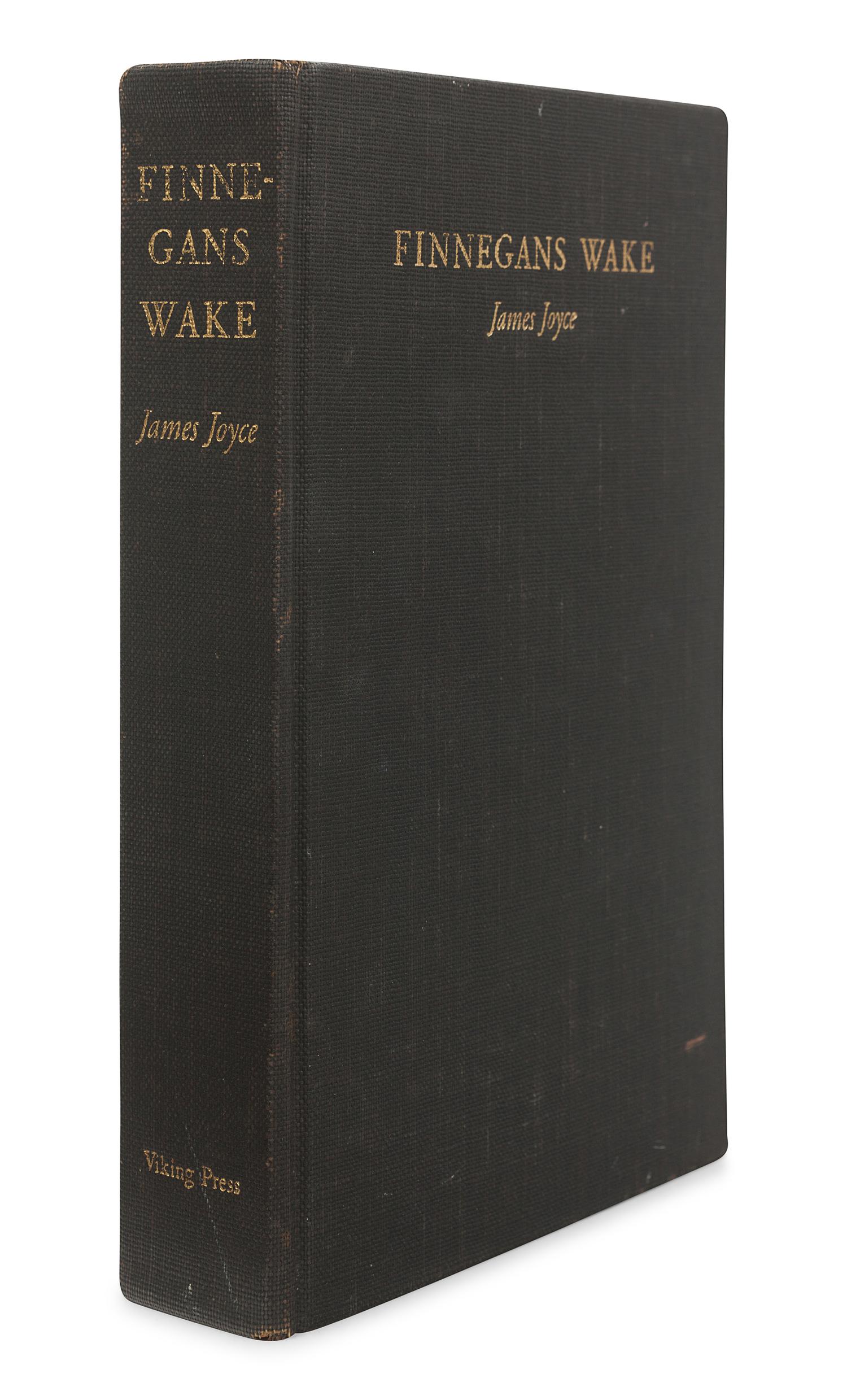 JOYCE, James (1882-1941). Finnegans Wake . New York: The Viking Press, 1939.